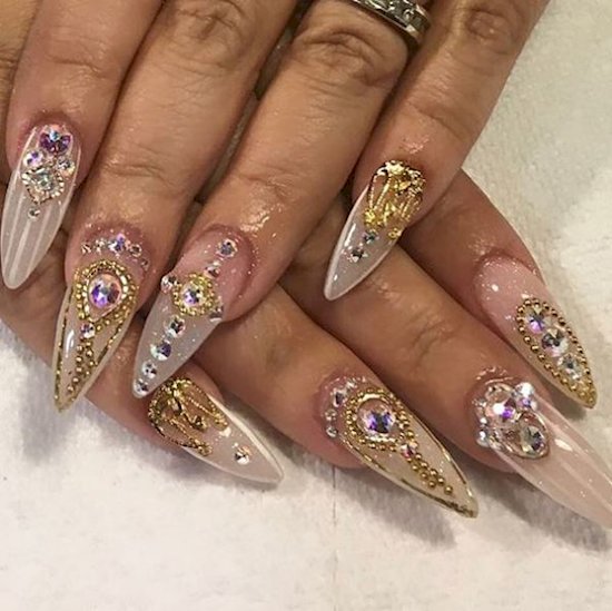 nails-pointed