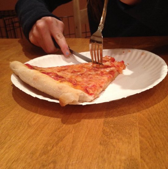 people-who-cant-be-trusted-pizza-cutlery