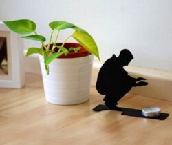 Warming Hands Candle Holder