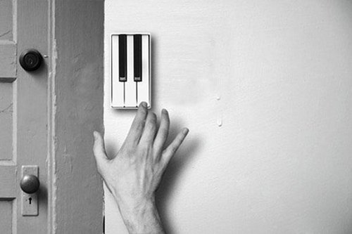 weird-inventions-piano-doorbell