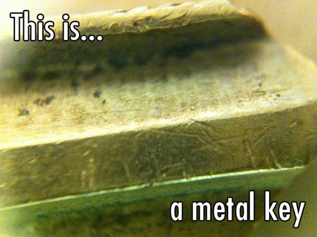 close-up-metal-key