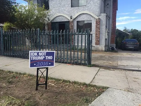 funny-presidential-yard-signs-not-trump