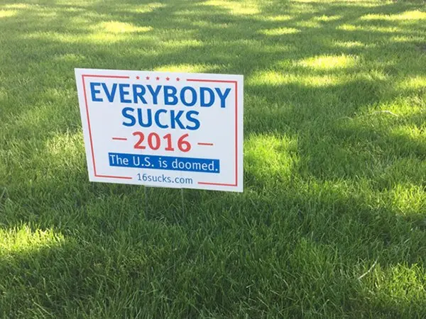 funny-presidential-yard-signs-sucks