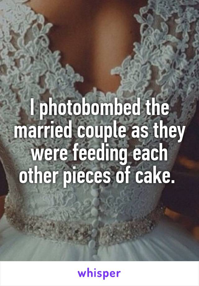 wedding-confessions-from-guests-photobomb