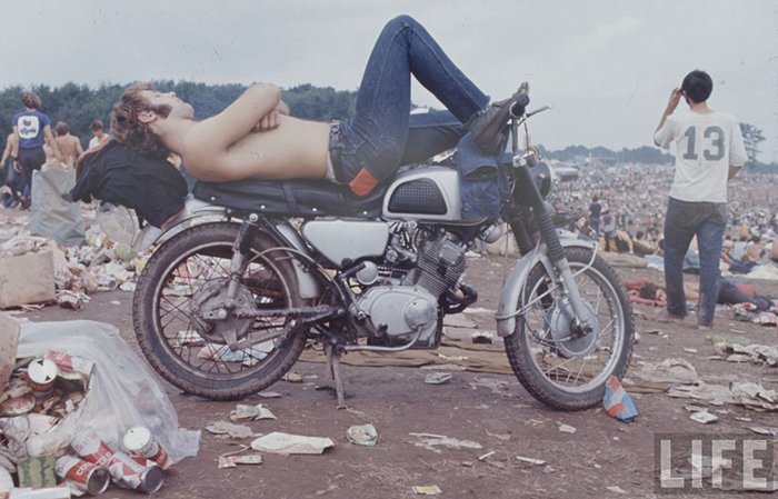 1969-woodstock-music-festival-bike