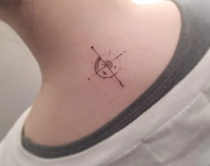 minimalist-tattoos-compass
