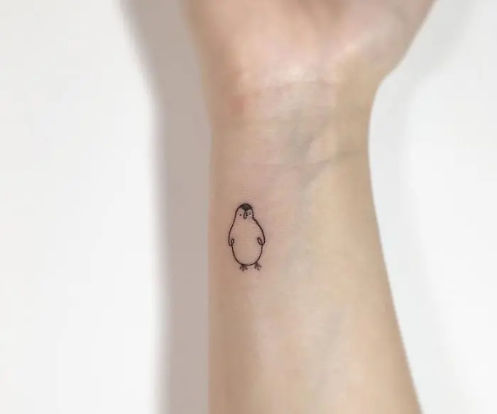 minimalist-tattoos-penguin