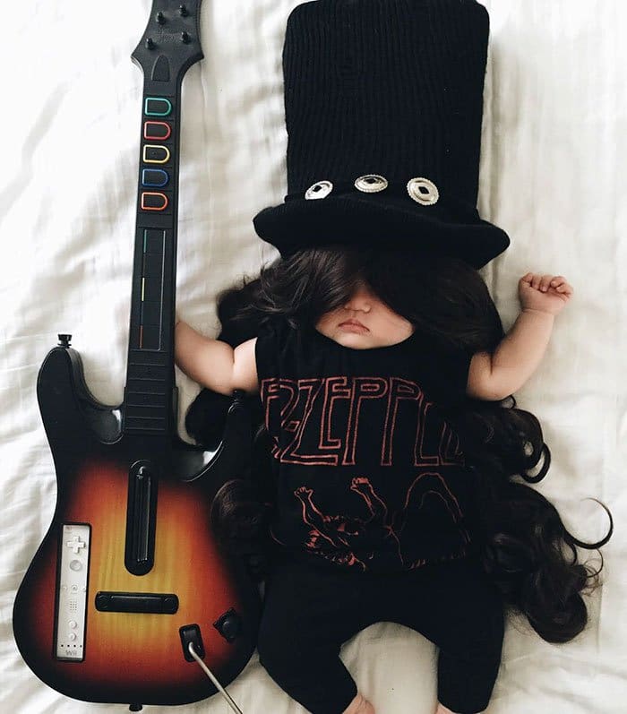 sleeping-baby-cosplay-slash