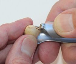 pistachio-nut-opener