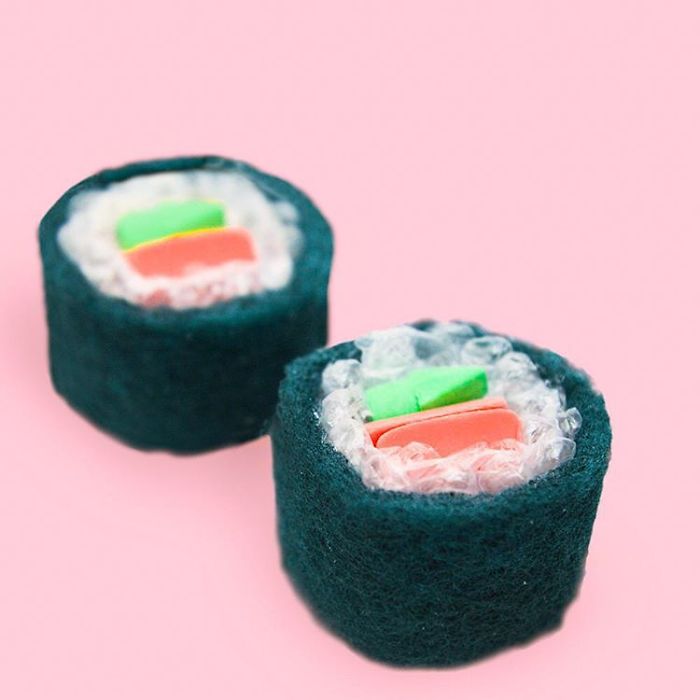 fake-food-out-of-household-items-sushi-bubble-wrap