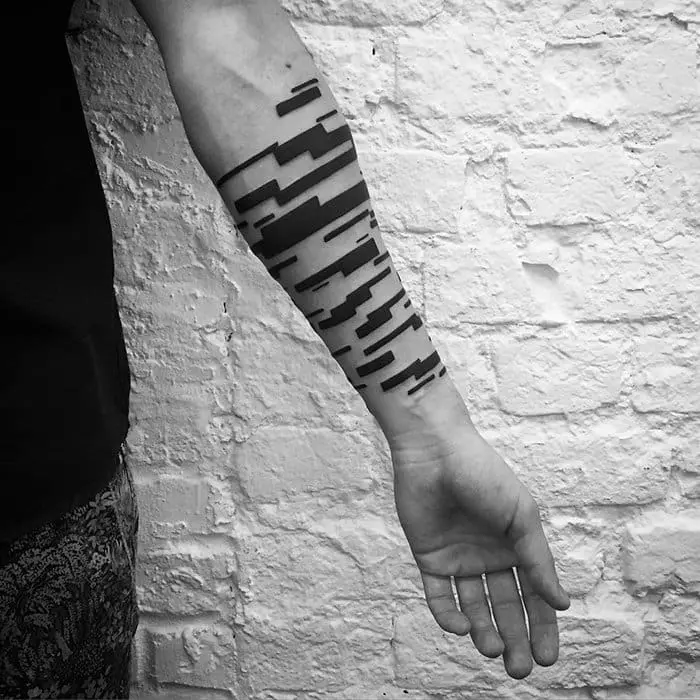 minimalist-tattoos-stanislaw-wilczynski-zig-zag