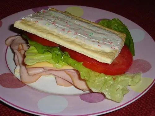 strange-things-poptart-sandwich