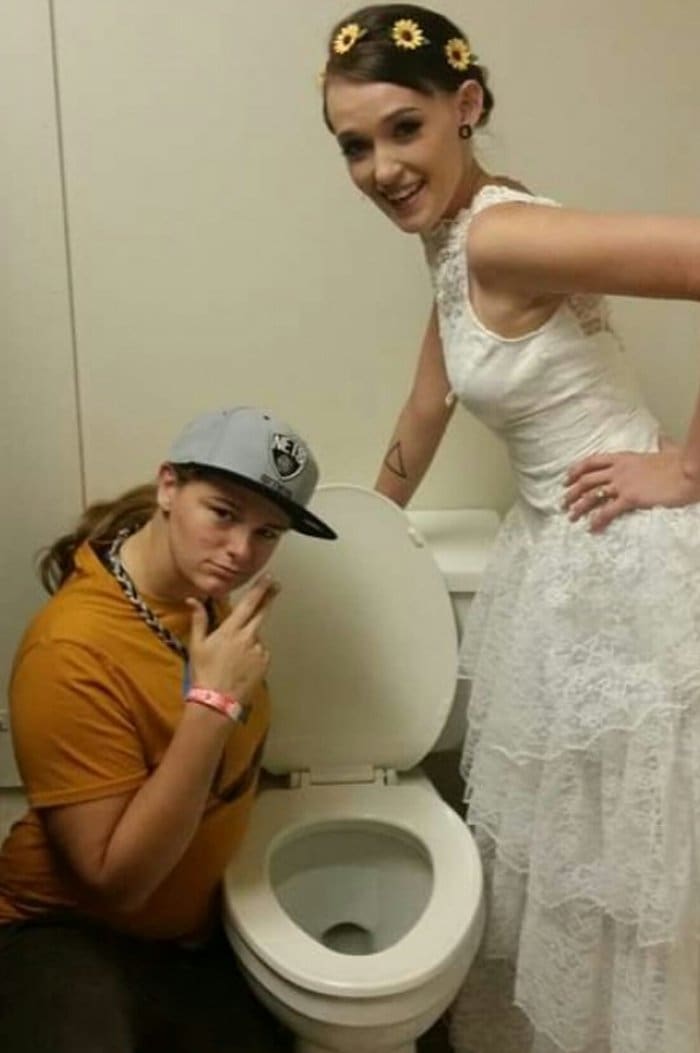 wedding-cringe-toilet