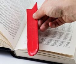 tongue-shaped-bookmark