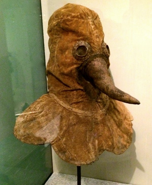 artifacts-plague-doctor-mask-germany-16th-17th-c