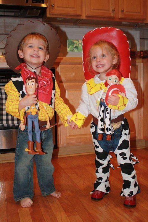 cute-halloween-costumes-toy-story-woody-jessie