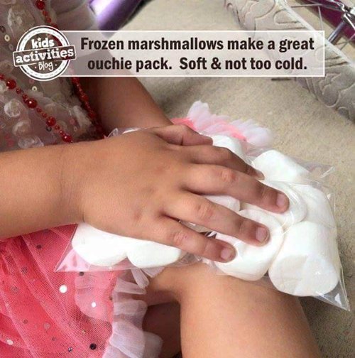 life-hacks-frozen-marshmallow-cool-pack