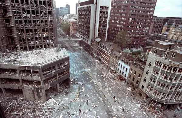 old-photos-wormword-street-london-after-ira-bomb-24-april-1993