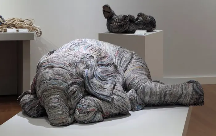 rolled-newspaper-animal-sculptures-baby-elephant
