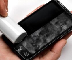 reusable-touchscreen-cleaner