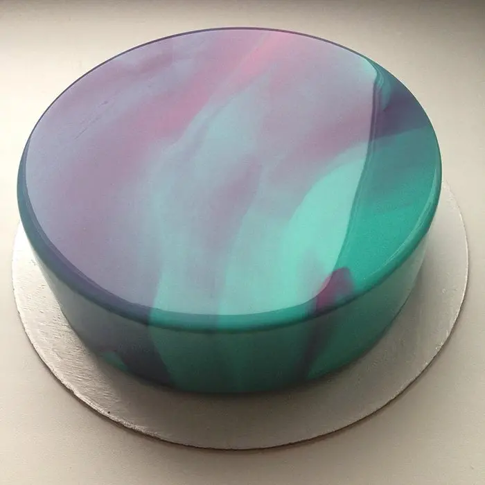 cyan-and-purple-gradient-mirror-cake