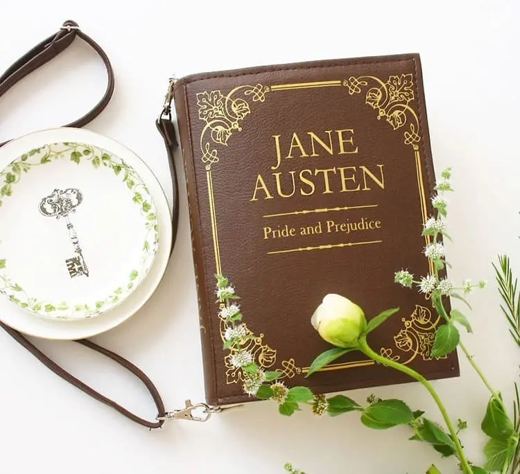 jane-austen-book-themed-bag