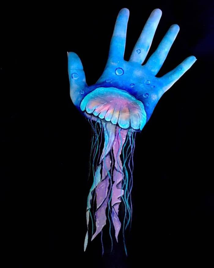 jellyfish-optical-illusion-on-arm