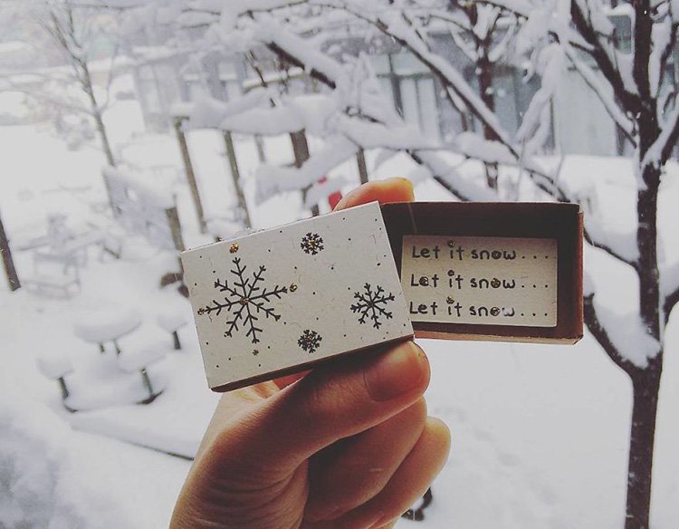 let-is-snow-matchbox-greeting-card