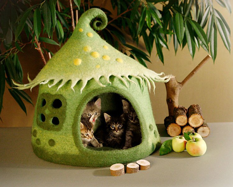 my-felted-world-cat-house-full-of-kittens