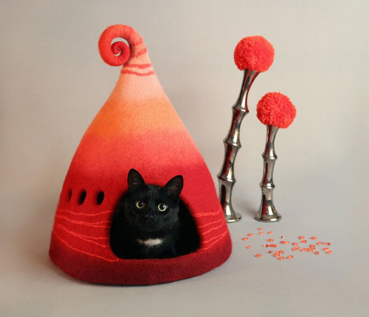 my-felted-world-red-cat-cave