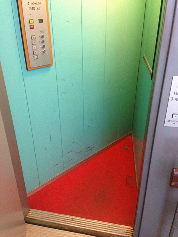 annoying-uncomfortable-images triangle elevator