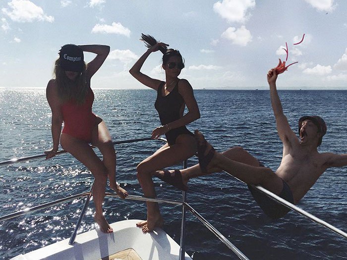 guy-photoshops-himself-into-kendall-jenner-photo-falling-off-of-boat