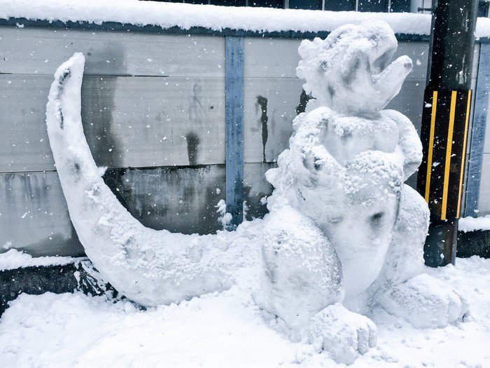 japan snow sculpture dragon