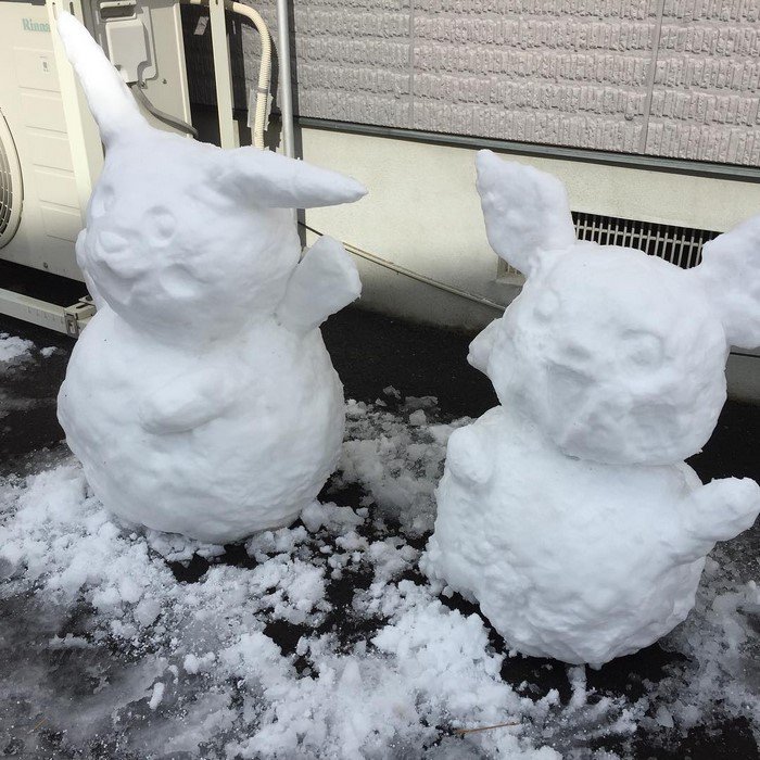 japan snow sculpture pikachu