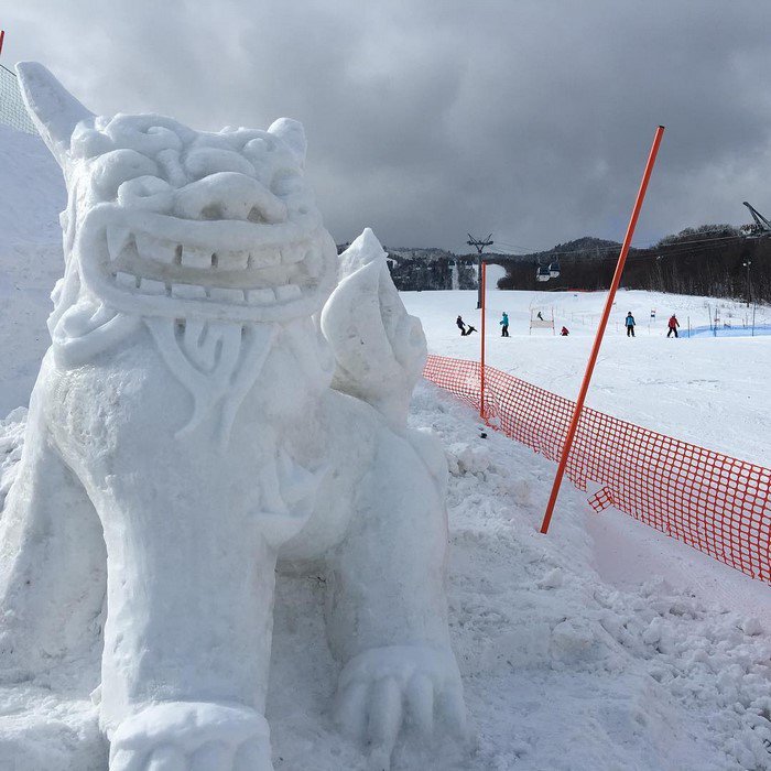 japan snow sculptures chinese dragon