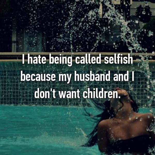 married-couple-dont-want-children-whisper-hate-being-called-selfish