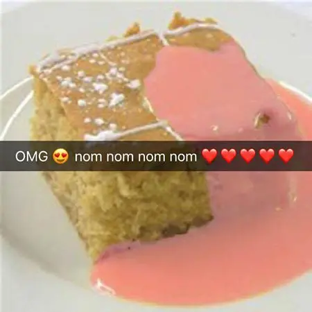 school-cake-year-10-snapchats