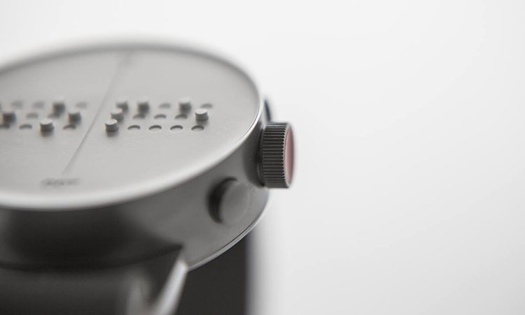 braille watch scroller