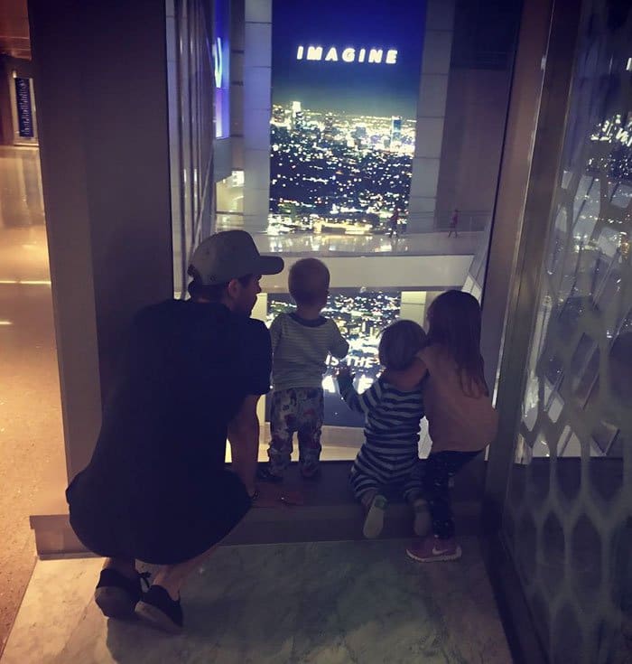 chris hemsworth best dad looking at the view