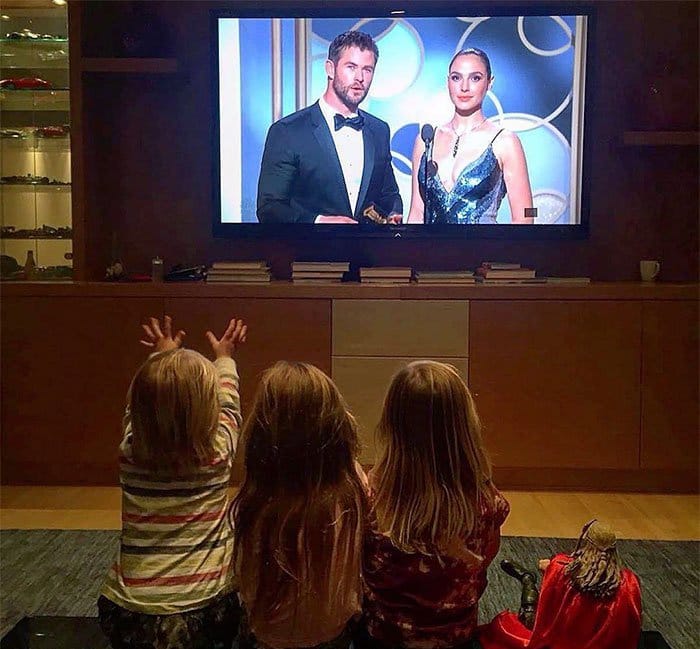 chris hemsworth best dad watching dad on tv