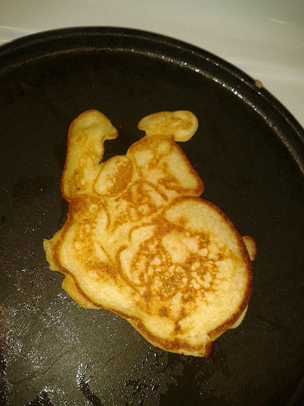 funny-couples heart shaped pancake