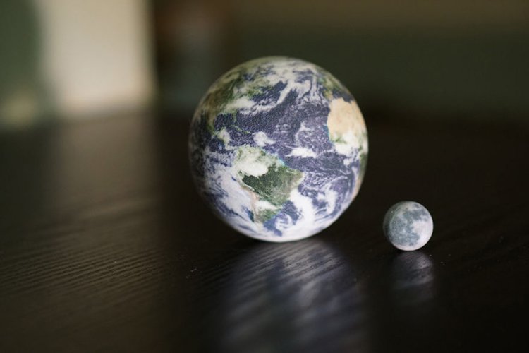 3d-planet-models-earth and moon globes