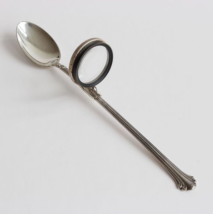 Experimental Cutlery spoon with magnifying glass