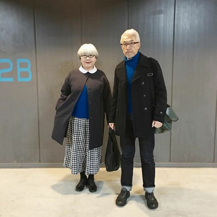 couple matching outfits blue tops