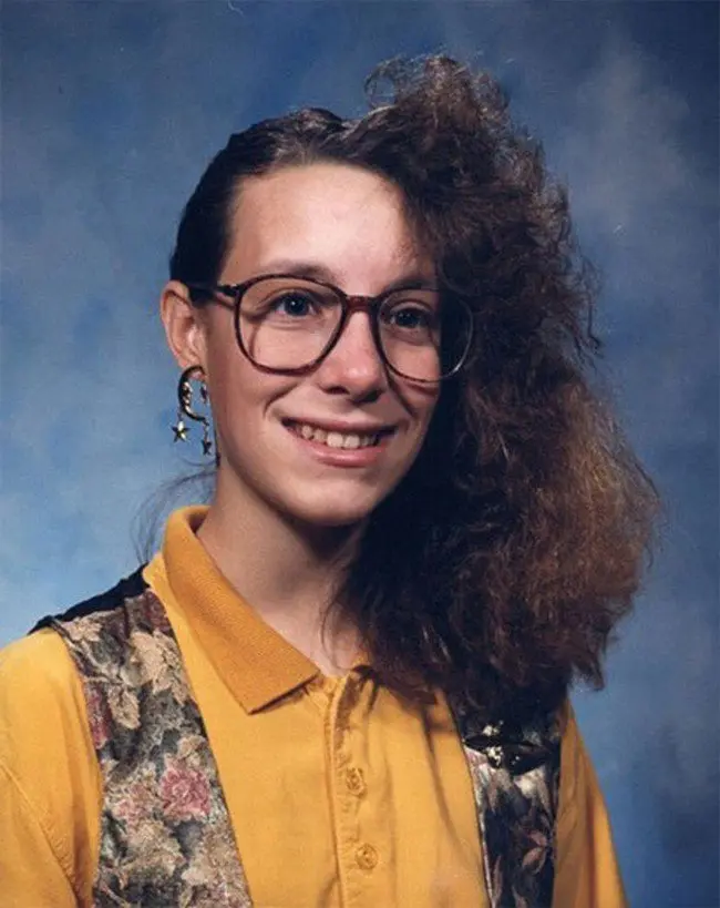 funny 80s 90s hairstyles half frizz