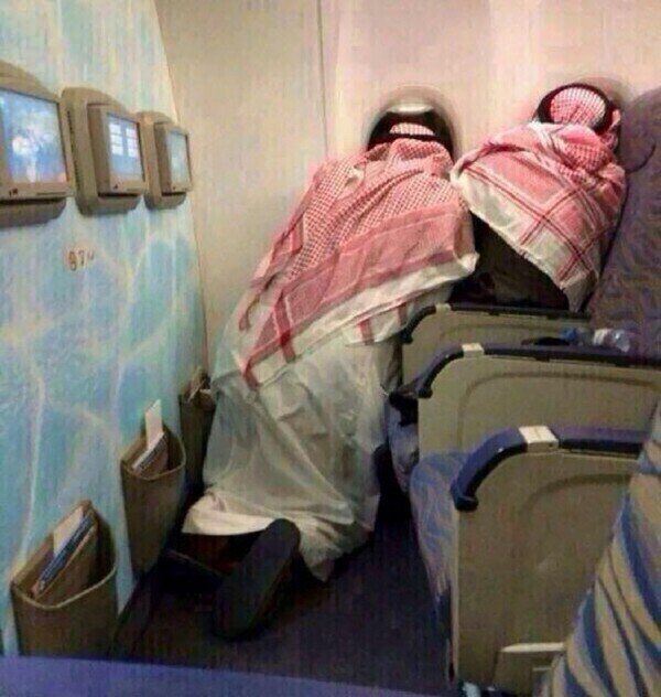 saudi men plane