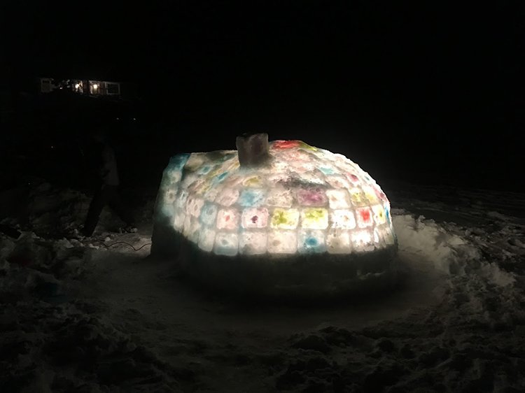 building an igloo nightime glowing