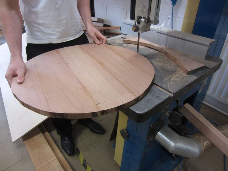 compass table shelf