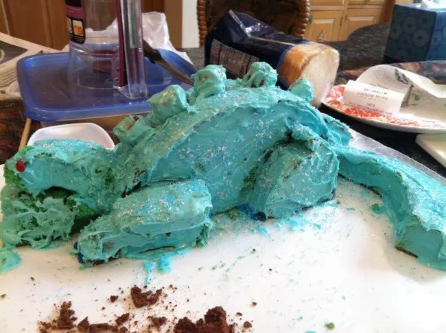 funny pinterest fails dinosaur cake fail