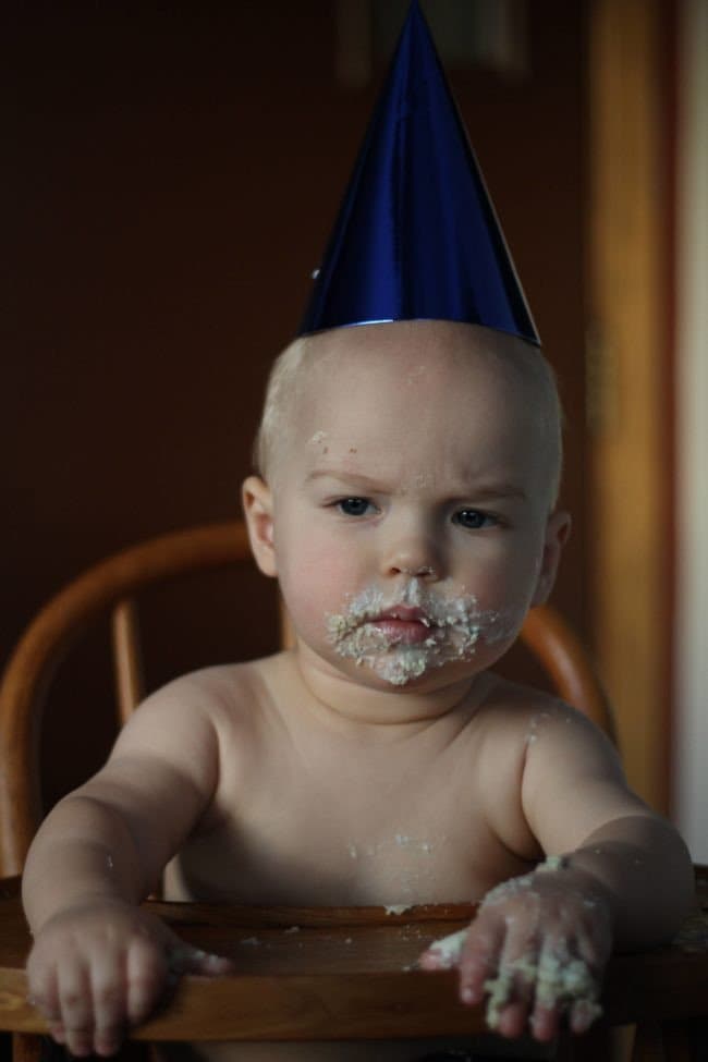kids photo fails grumpy hat baby